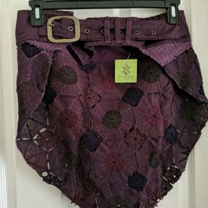 Overlay pocket skirt